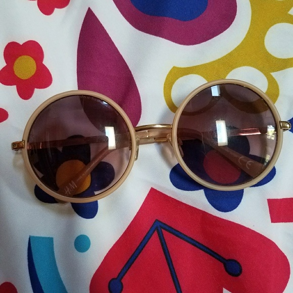 SUNGLASSES! Ready for Summer!!🌹 - Picture 3 of 5